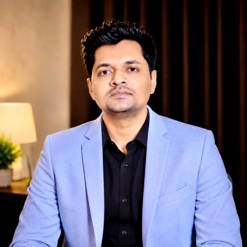 Portrait of Suraj Pandit, Founder & CEO of Givni IT Solutions — business automation and real-estate growth strategist based in Patna, India